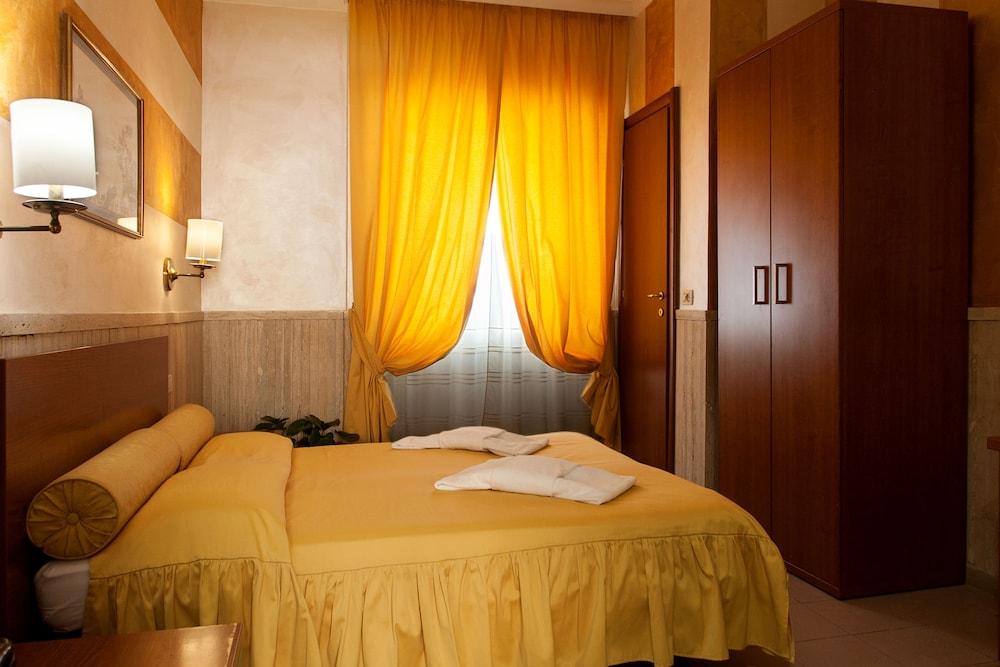 Hotel Pyramid Rome Exterior photo